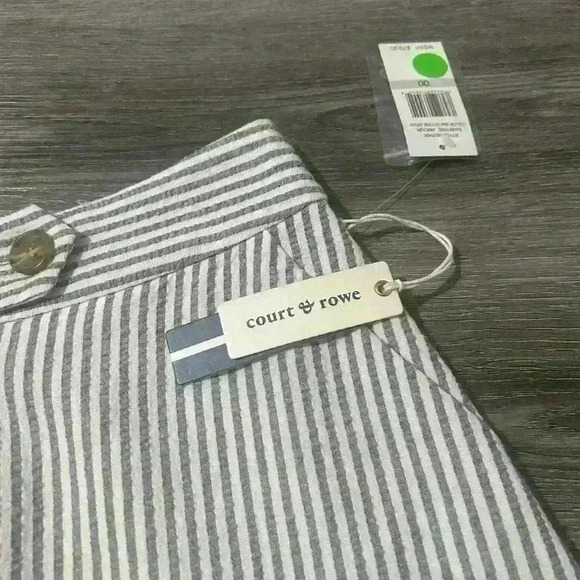 Court & Rowe mini skirt - Picture 6 of 8